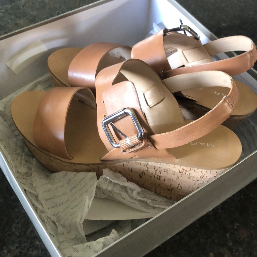 Marc Fisher Summer Wedge Sandals Size 9.5
